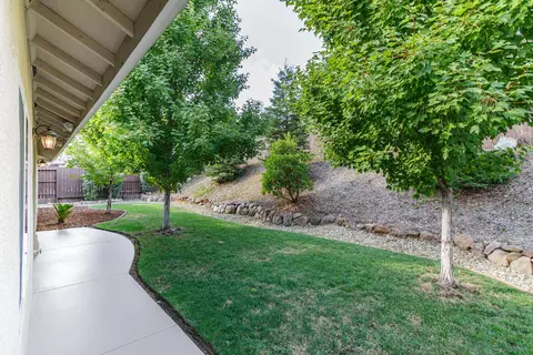 1004 Montclair Dr, Redding, CA 96003 photo 20