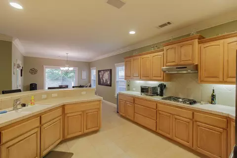1004 Montclair Dr, Redding, CA 96003 photo 9
