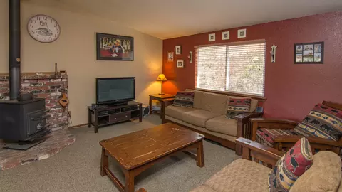 22077 Hidden Valley Dr, Redding, CA 96003 photo 4