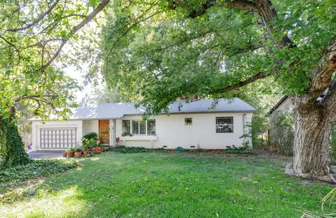 5540 Elm Ln, Redding, CA 96001 photo 1