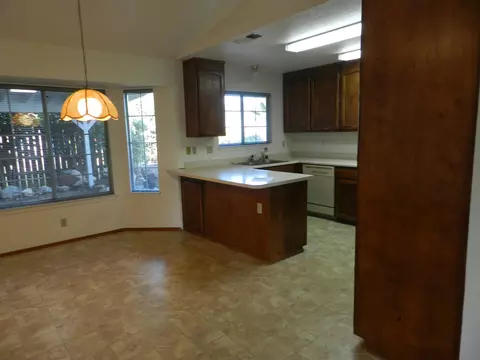 16984 Catalina Way, Redding, CA 96003 photo 3