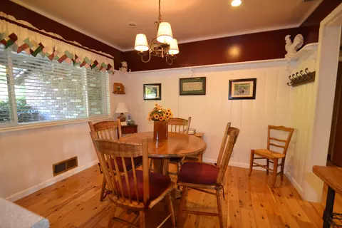 3886 Cheryl Dr, Redding, CA 96002 photo 8