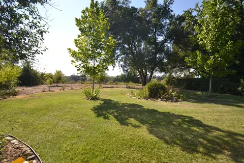 3886 Cheryl Dr, Redding, CA 96002 photo 6
