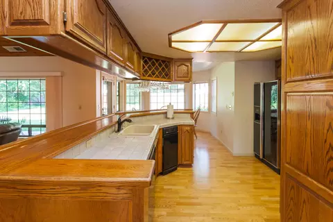 1529 Arroyo Manor Dr, Redding, CA 96003 photo 4