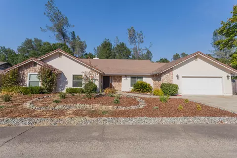 1529 Arroyo Manor Dr, Redding, CA 96003 photo 1