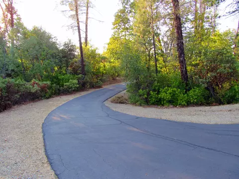 10177 Tilton Mine Rd, Redding, CA 96001 photo 3