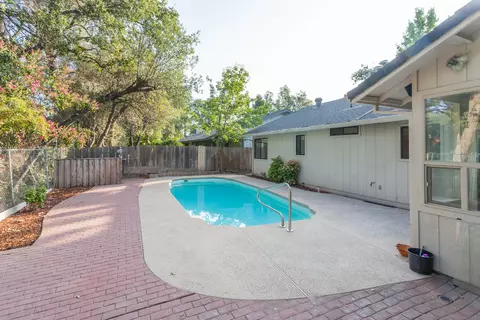 3414 Somerset, Redding, CA 96002 photo 23