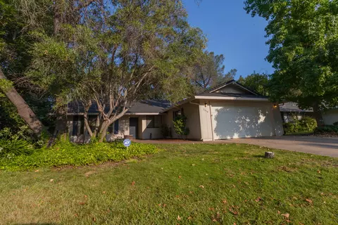 3414 Somerset, Redding, CA 96002 photo 2