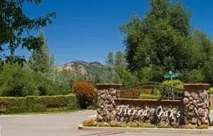 13325 Tierra Heights Rd, Redding, CA 96003 photo 5