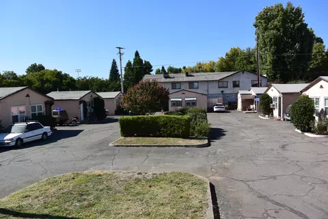 882 Market St, Redding, CA 96003 photo 4