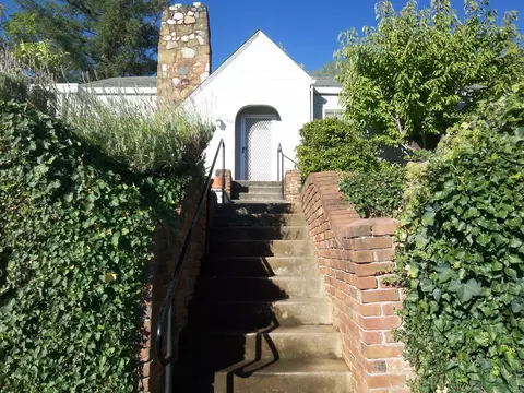 1332 Willis St, Redding, CA 96001 photo 3