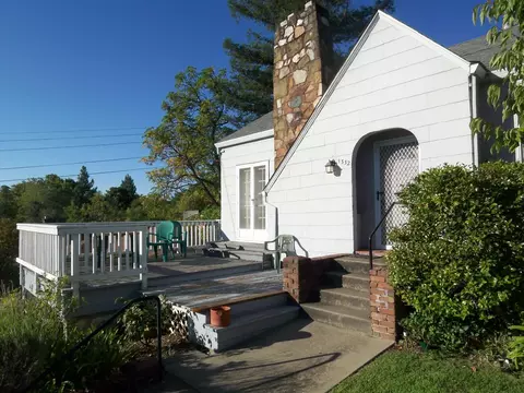 1332 Willis St, Redding, CA 96001 photo 4