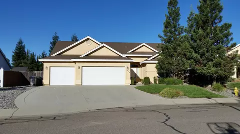 512 Castenda Dr, Redding, CA 96003 photo 8
