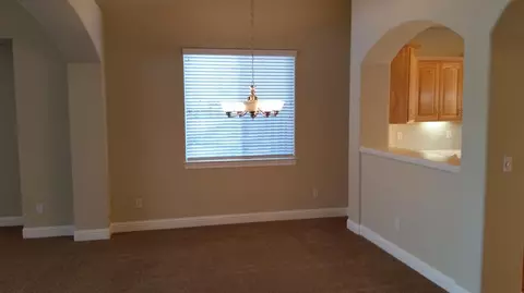 512 Castenda Dr, Redding, CA 96003 photo 4