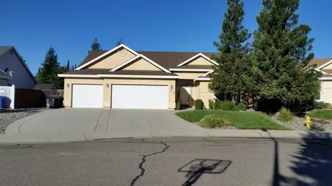512 Castenda Dr, Redding, CA 96003 photo 1