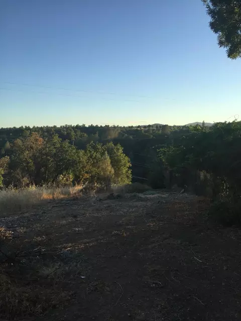 3367 Stanford Dr, Redding, CA 96003 photo 1