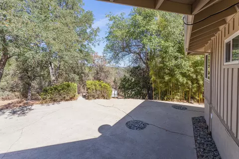 3230 Sunset Dr, Redding, CA 96001 photo 18