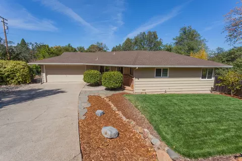 3230 Sunset Dr, Redding, CA 96001 photo 3