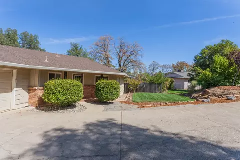 3230 Sunset Dr, Redding, CA 96001 photo 4