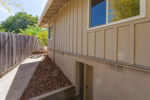 3230 Sunset Dr, Redding, CA 96001 photo 19