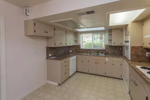 3230 Sunset Dr, Redding, CA 96001 photo 6