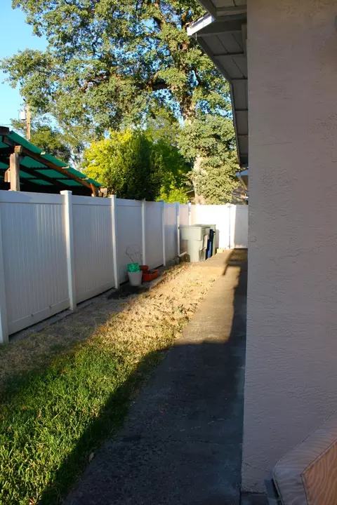2950 Churn Ct, Redding, CA 96002 photo 17
