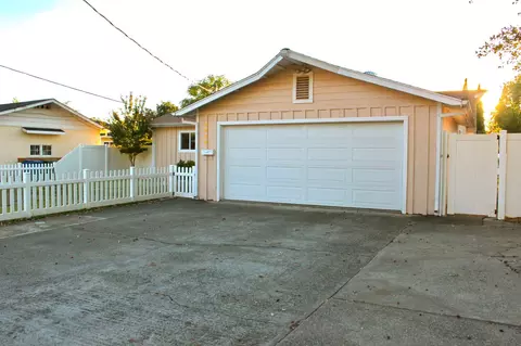 2950 Churn Ct, Redding, CA 96002 photo 2