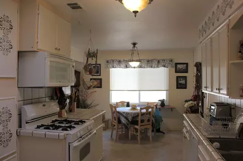 2950 Churn Ct, Redding, CA 96002 photo 3