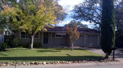 2221 Deerfield Ave, Redding, CA 96002 photo 1