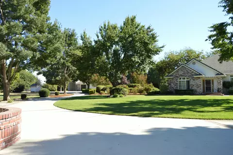 7435 Danish Ln, Redding, CA 96002 photo 4