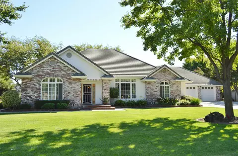 7435 Danish Ln, Redding, CA 96002 photo 3