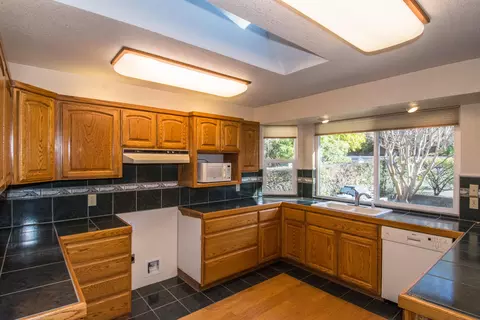 3670 Cheryl Dr, Redding, CA 96002 photo 3