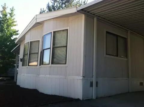 4363 Hiawatha Ln, Redding, CA 96003 photo 2