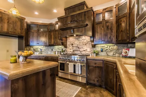 3487 Greenstone Pl, Redding, CA 96001 photo 9