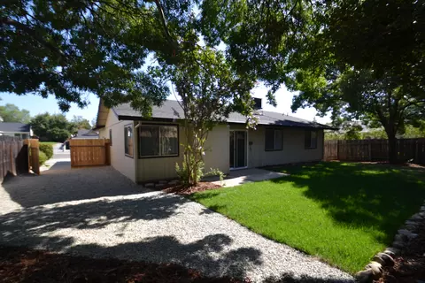 976 Grouse Dr, Redding, CA 96003 photo 6