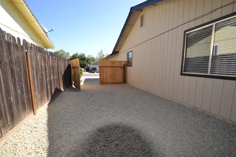 976 Grouse Dr, Redding, CA 96003 photo 8