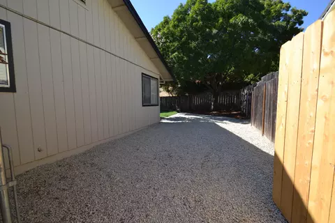 976 Grouse Dr, Redding, CA 96003 photo 19