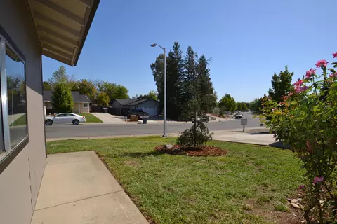 976 Grouse Dr, Redding, CA 96003 photo 17