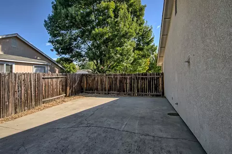 818 Fountain Cir, Redding, CA 96003 photo 27