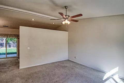 818 Fountain Cir, Redding, CA 96003 photo 6