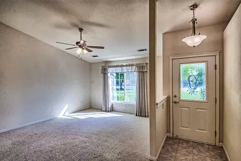 818 Fountain Cir, Redding, CA 96003 photo 5