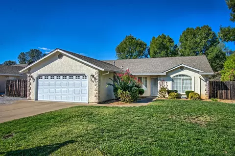 818 Fountain Cir, Redding, CA 96003 photo 1