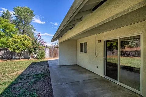818 Fountain Cir, Redding, CA 96003 photo 23