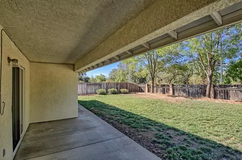 818 Fountain Cir, Redding, CA 96003 photo 24