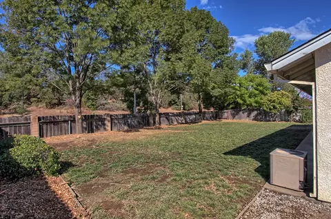 818 Fountain Cir, Redding, CA 96003 photo 26