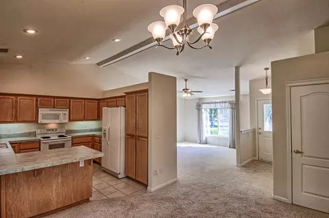 818 Fountain Cir, Redding, CA 96003 photo 7