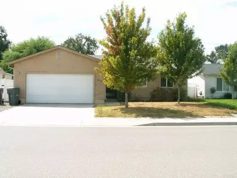3718 Vinewood Dr, Anderson, CA 96007 photo 1