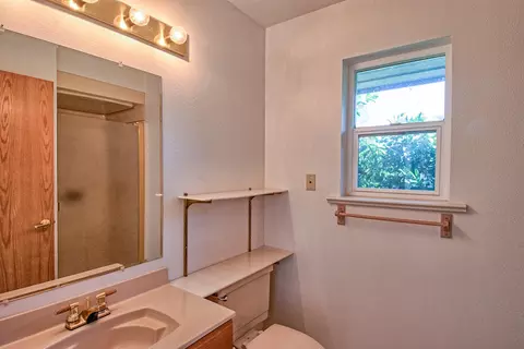 1500 Gordon Ln, Redding, CA 96002 photo 17