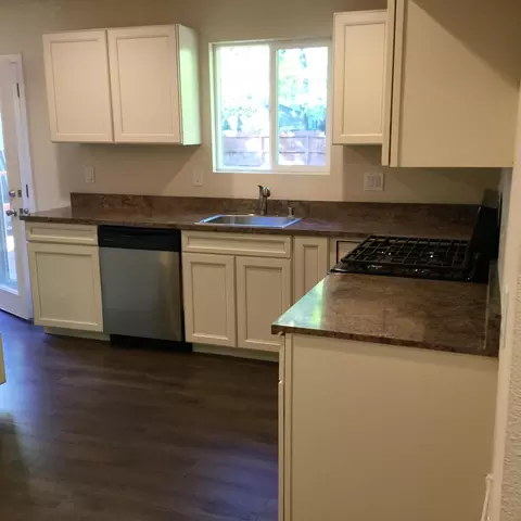 1922 Wheeler St, Redding, CA 96002 photo 9