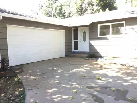 1922 Wheeler St, Redding, CA 96002 photo 2